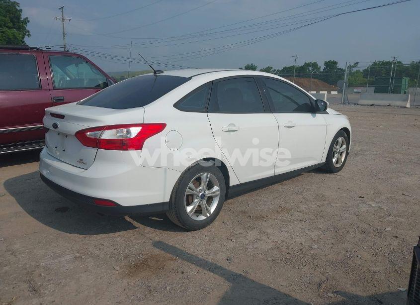 Photo 4 of 2014 Ford Focus SE (VIN 1FADP3F25EL345401)