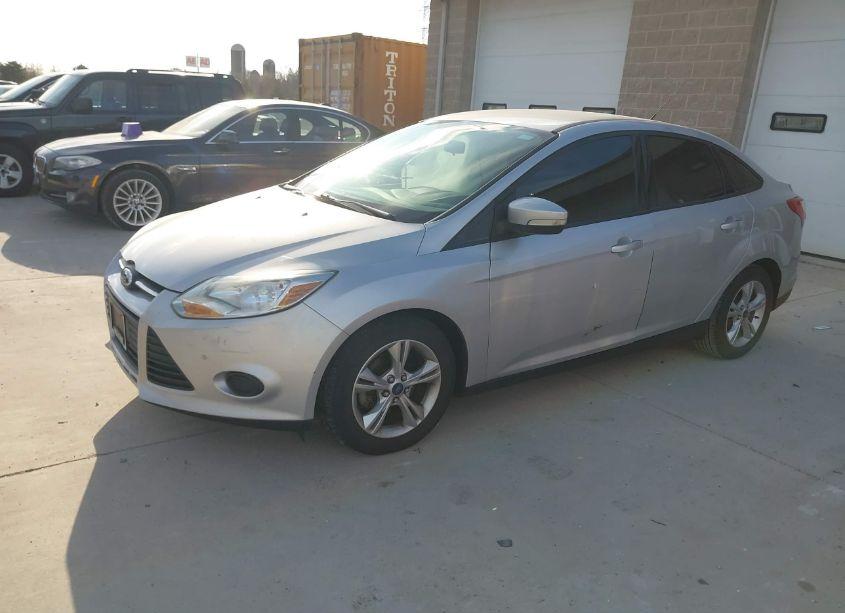 Photo 2 of 2014 Ford Focus SE (VIN 1FADP3F25EL346743)