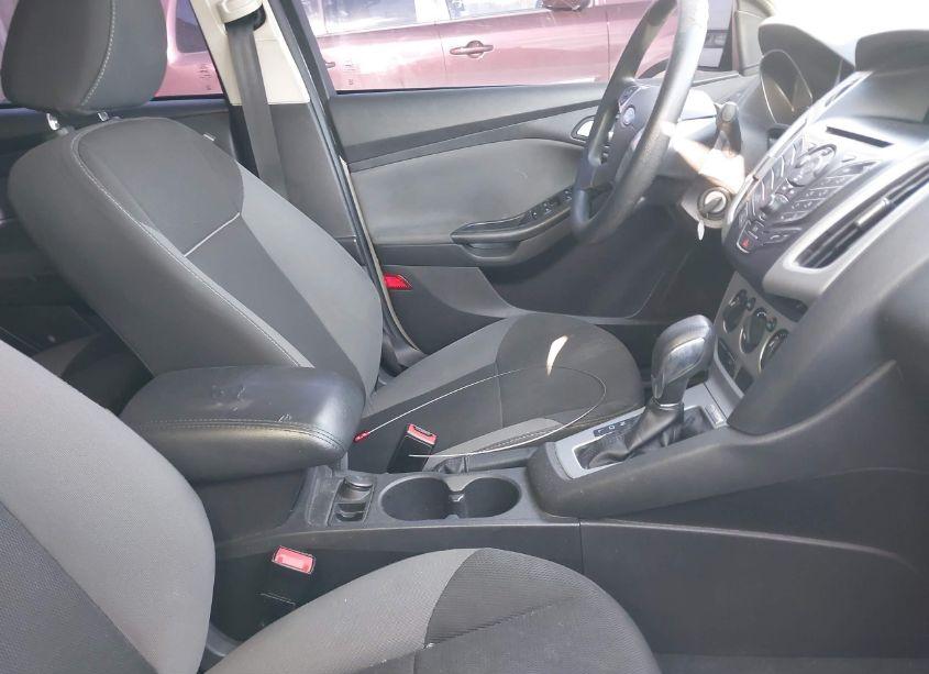 Photo 5 of 2014 Ford Focus SE (VIN 1FADP3F25EL346743)