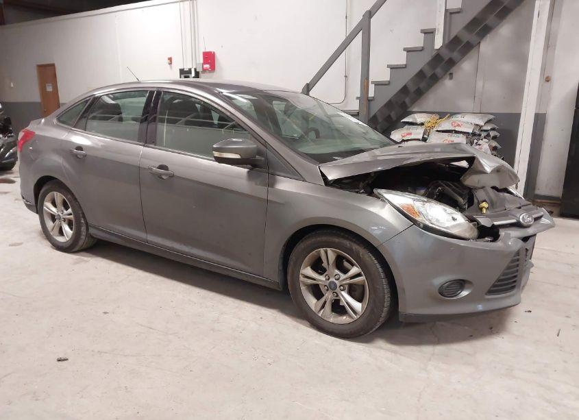 2014 Ford Focus SE (VIN 1FADP3F25EL360805) main photo