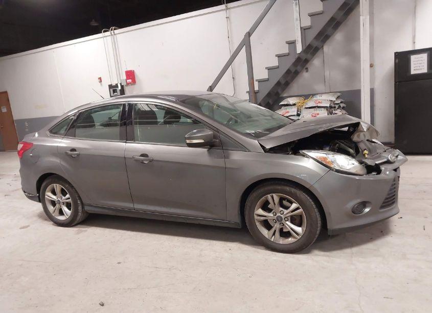 Photo 13 of 2014 Ford Focus SE (VIN 1FADP3F25EL360805)