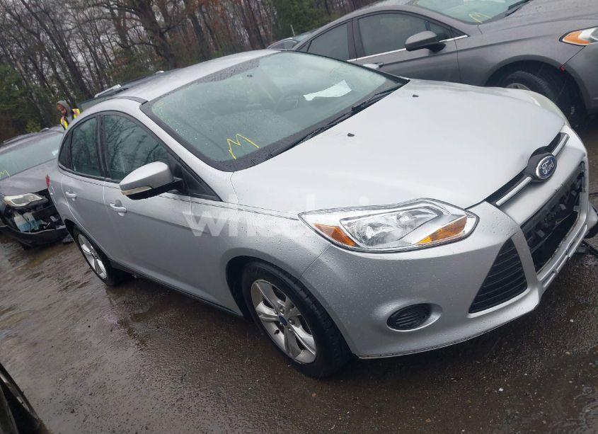 2014 Ford Focus SE (VIN 1FADP3F25EL366104) main photo