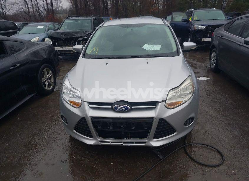 Photo 12 of 2014 Ford Focus SE (VIN 1FADP3F25EL366104)
