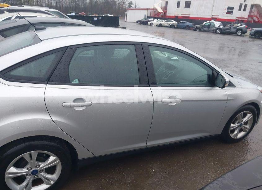Photo 13 of 2014 Ford Focus SE (VIN 1FADP3F25EL366104)