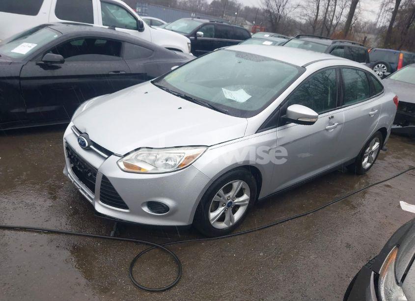 Photo 2 of 2014 Ford Focus SE (VIN 1FADP3F25EL366104)