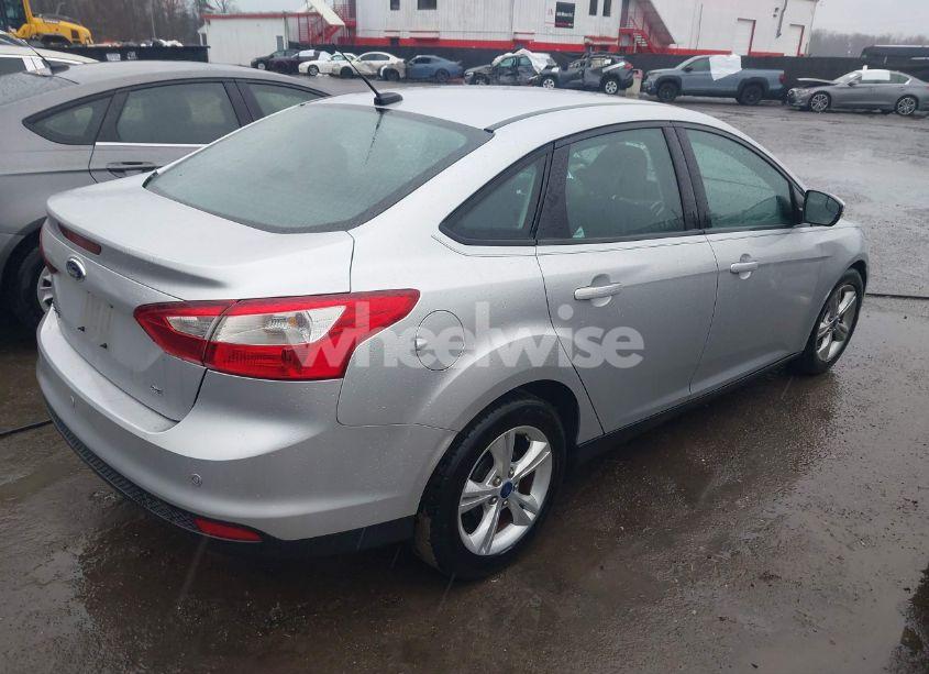 Photo 4 of 2014 Ford Focus SE (VIN 1FADP3F25EL366104)