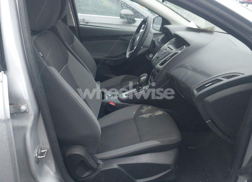 Photo 5 of 2014 Ford Focus SE (VIN 1FADP3F25EL366104)