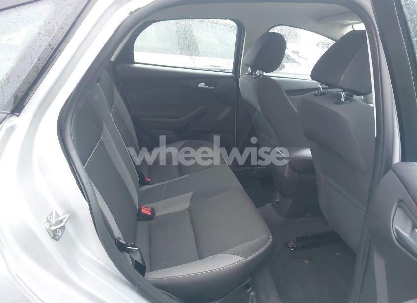 Photo 8 of 2014 Ford Focus SE (VIN 1FADP3F25EL366104)
