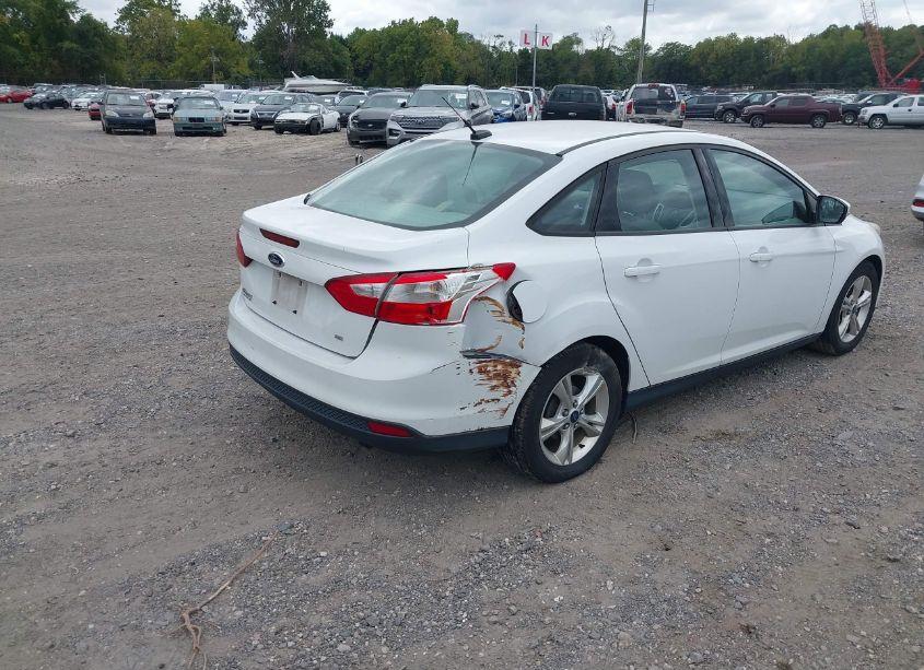 Photo 4 of 2014 Ford Focus SE (VIN 1FADP3F25EL366832)