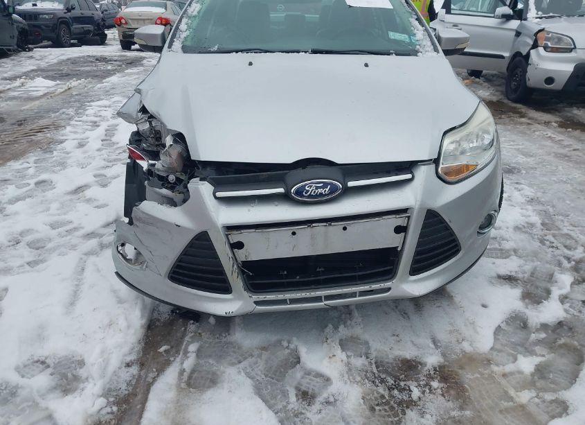 Photo 13 of 2014 Ford Focus SE (VIN 1FADP3F25EL370072)