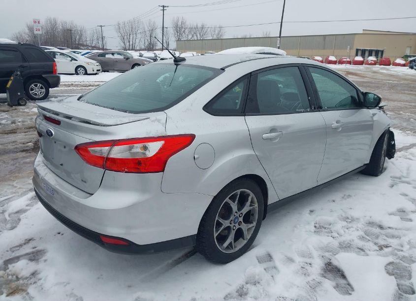 Photo 4 of 2014 Ford Focus SE (VIN 1FADP3F25EL370072)