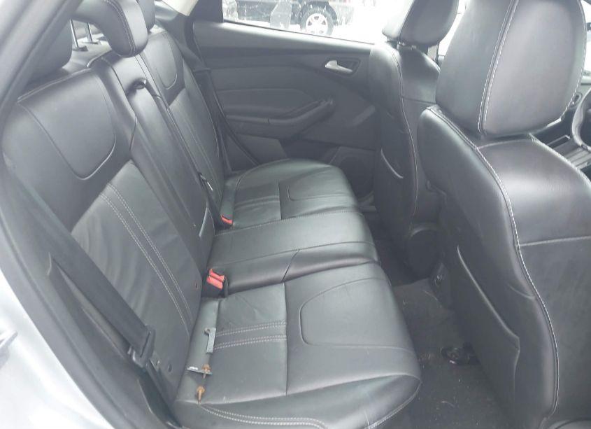 Photo 8 of 2014 Ford Focus SE (VIN 1FADP3F25EL370072)