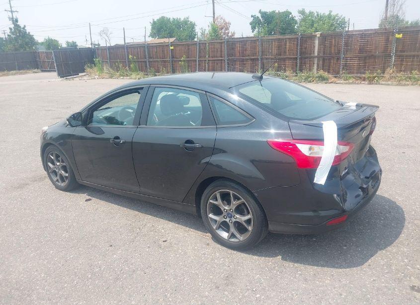 Photo 3 of 2014 Ford Focus SE (VIN 1FADP3F25EL389270)