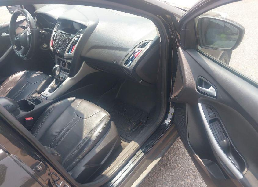 Photo 5 of 2014 Ford Focus SE (VIN 1FADP3F25EL389270)