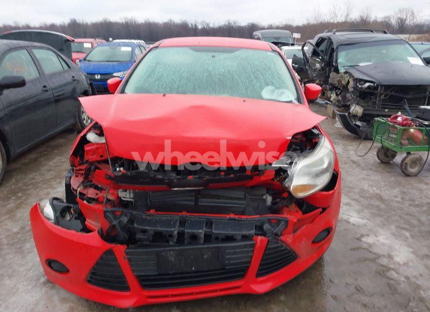 Photo 12 of 2014 Ford Focus SE (VIN 1FADP3F25EL389561)