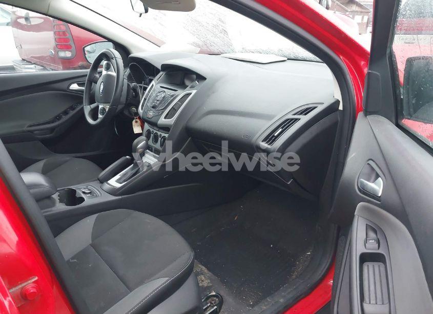 Photo 5 of 2014 Ford Focus SE (VIN 1FADP3F25EL389561)