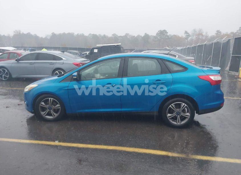 Photo 14 of 2014 Ford Focus SE (VIN 1FADP3F25EL403426)