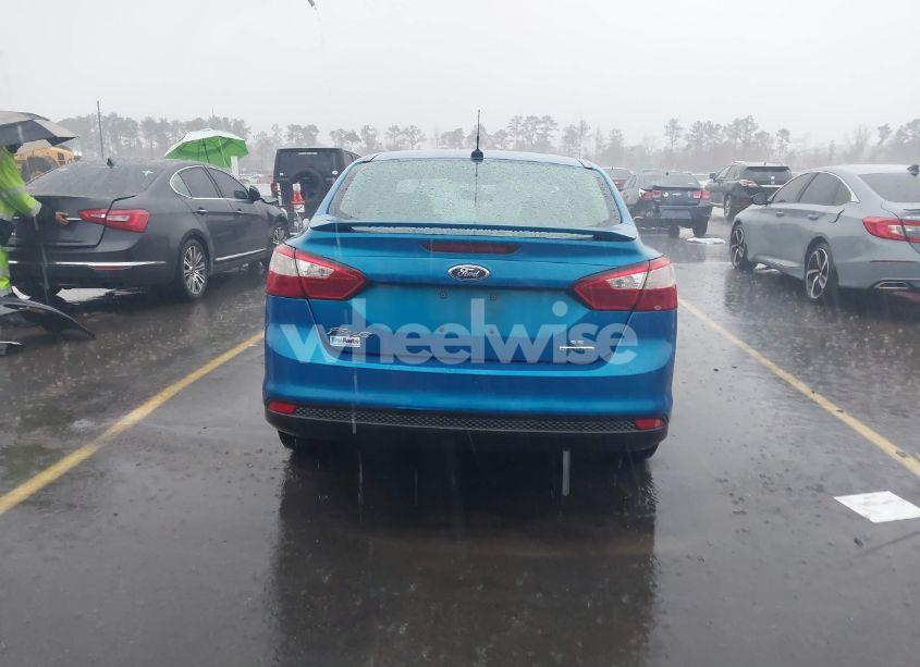 Photo 16 of 2014 Ford Focus SE (VIN 1FADP3F25EL403426)