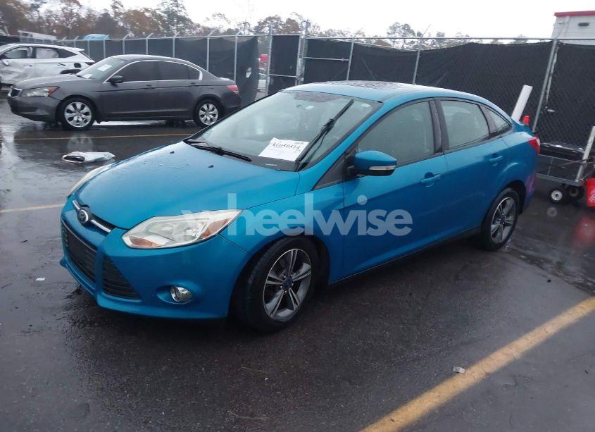 Photo 2 of 2014 Ford Focus SE (VIN 1FADP3F25EL403426)