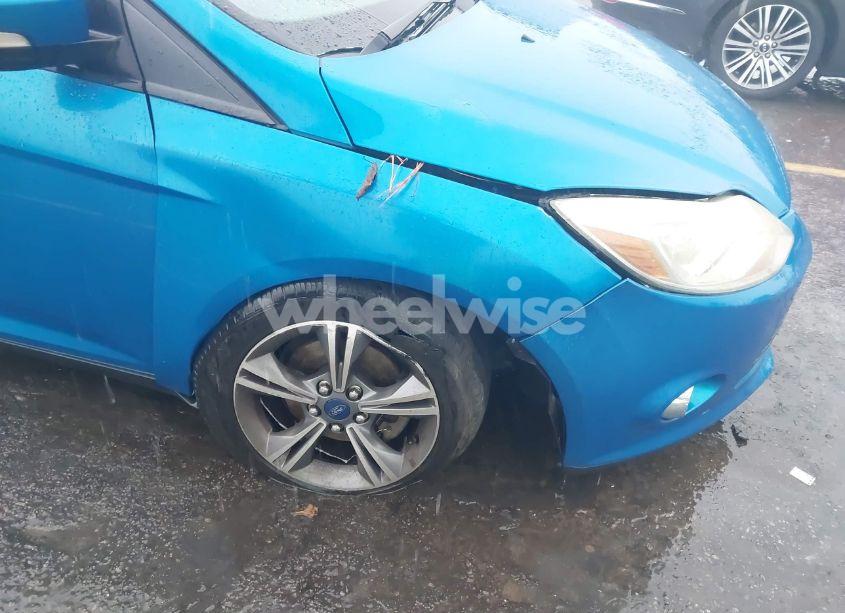 Photo 6 of 2014 Ford Focus SE (VIN 1FADP3F25EL403426)