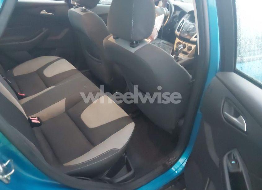 Photo 8 of 2014 Ford Focus SE (VIN 1FADP3F25EL403426)