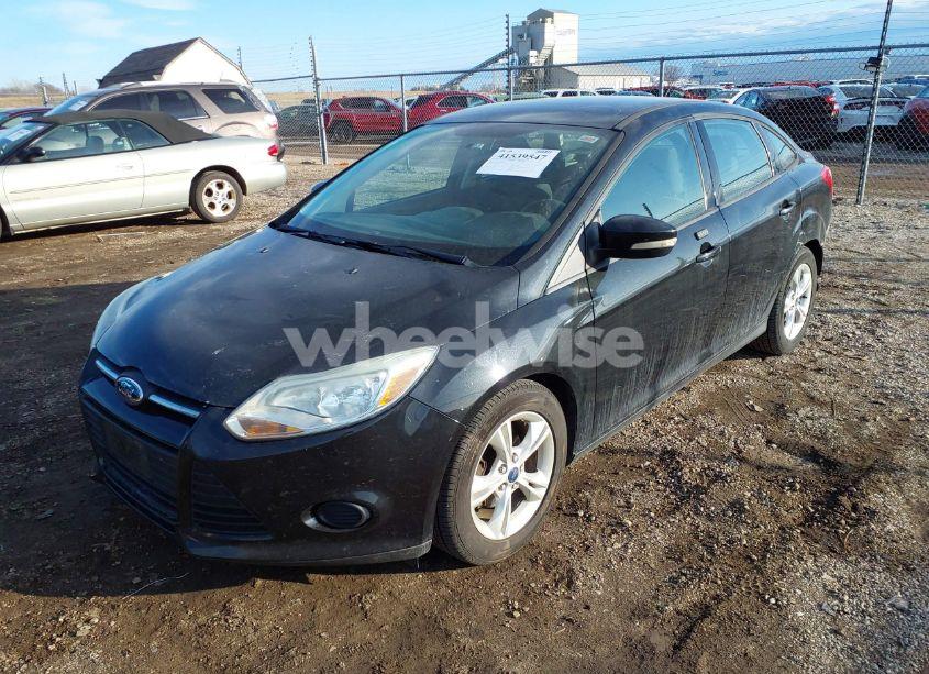 Photo 2 of 2014 Ford Focus SE (VIN 1FADP3F25EL403751)