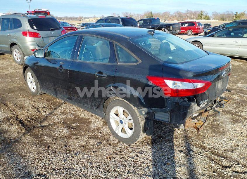 Photo 3 of 2014 Ford Focus SE (VIN 1FADP3F25EL403751)
