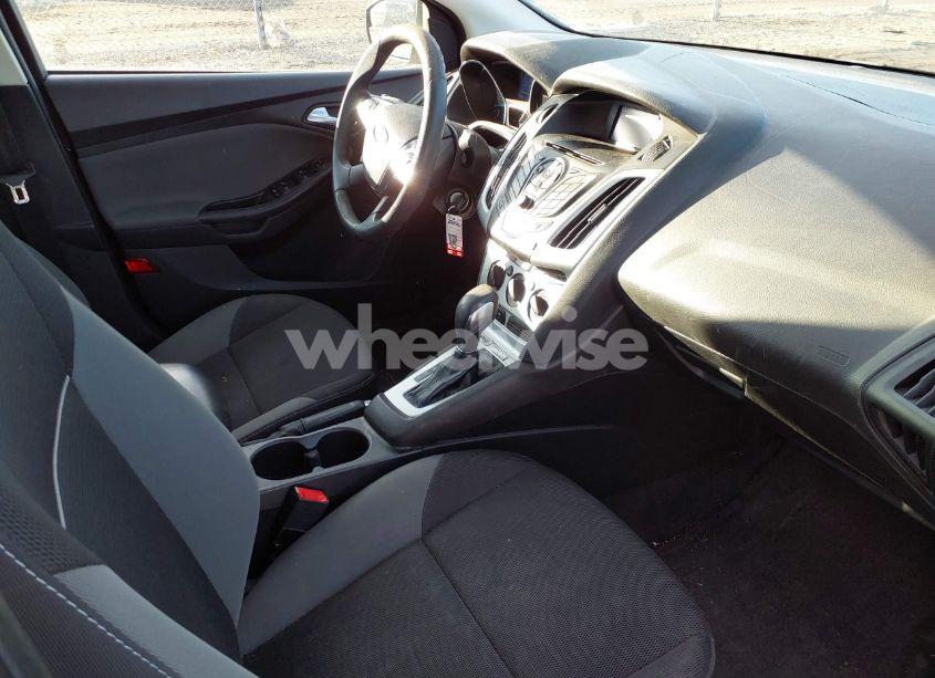 Photo 5 of 2014 Ford Focus SE (VIN 1FADP3F25EL403751)