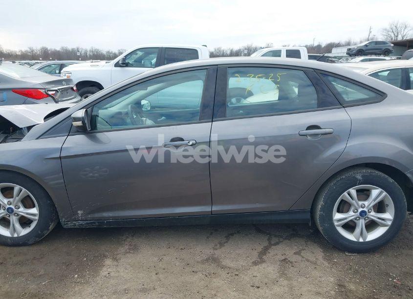 Photo 15 of 2014 Ford Focus SE (VIN 1FADP3F25EL405239)