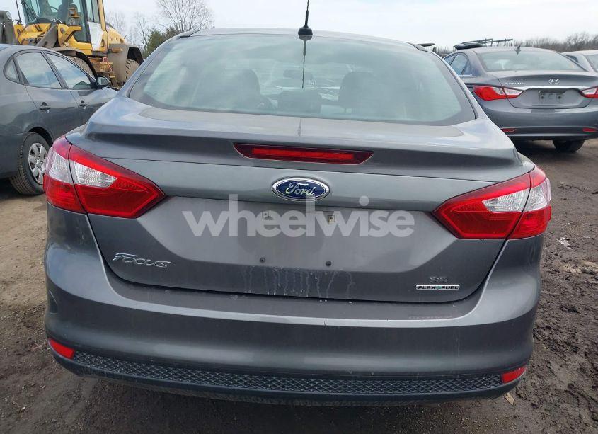 Photo 17 of 2014 Ford Focus SE (VIN 1FADP3F25EL405239)