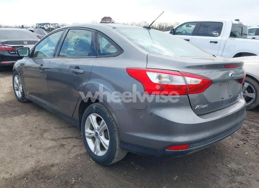 Photo 3 of 2014 Ford Focus SE (VIN 1FADP3F25EL405239)