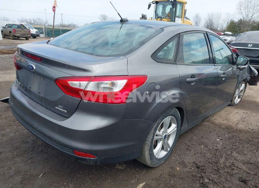 Photo 4 of 2014 Ford Focus SE (VIN 1FADP3F25EL405239)