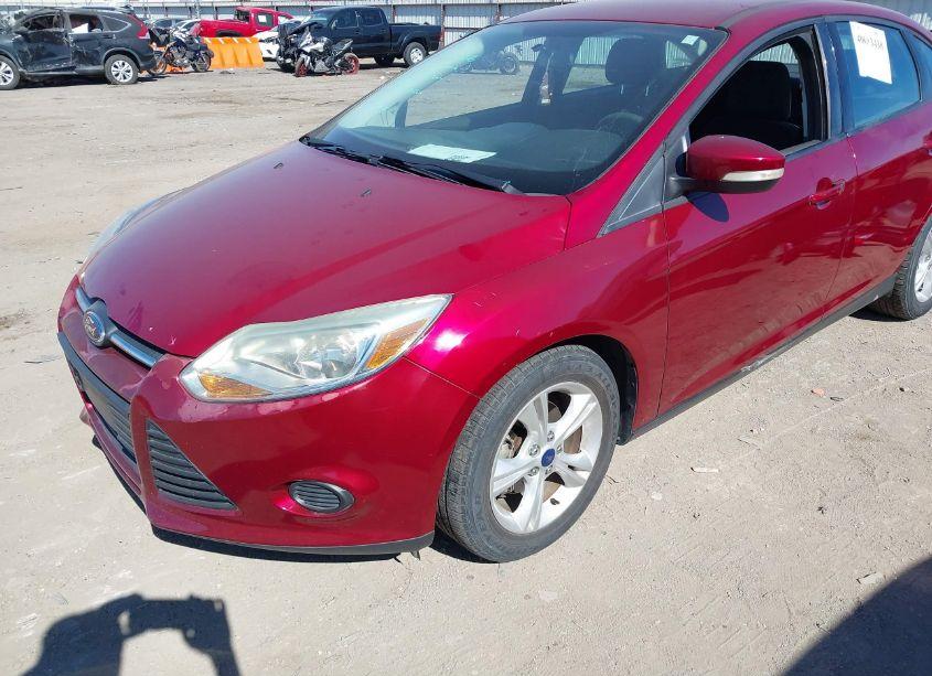 Photo 2 of 2014 Ford Focus SE (VIN 1FADP3F25EL406553)