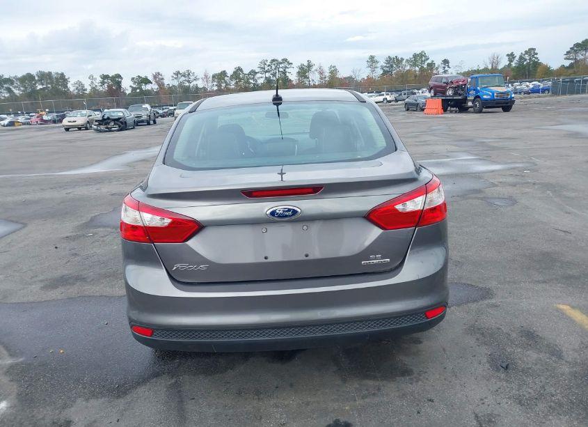 Photo 16 of 2014 Ford Focus SE (VIN 1FADP3F25EL425393)