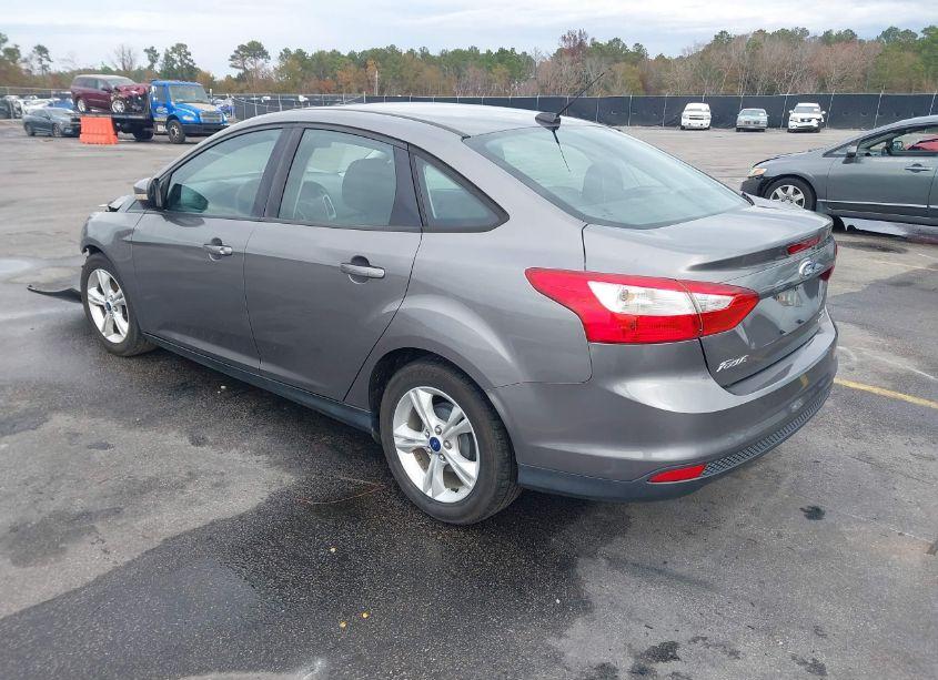 Photo 3 of 2014 Ford Focus SE (VIN 1FADP3F25EL425393)