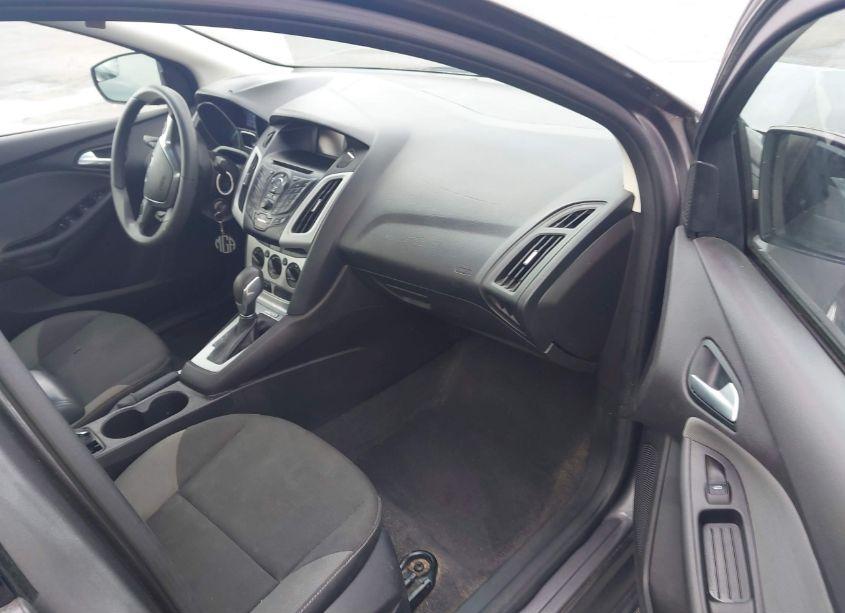 Photo 5 of 2014 Ford Focus SE (VIN 1FADP3F25EL425393)