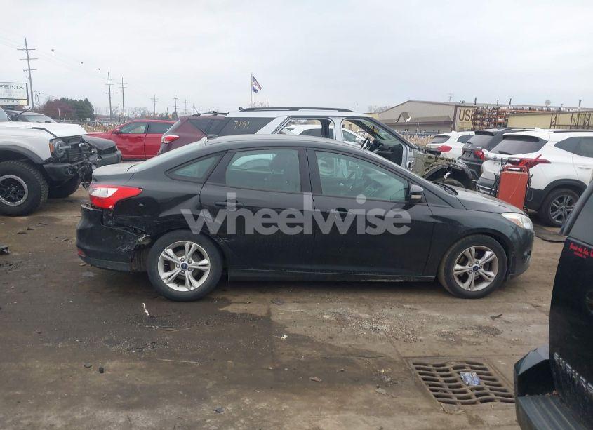 Photo 13 of 2014 Ford Focus SE (VIN 1FADP3F25EL429217)