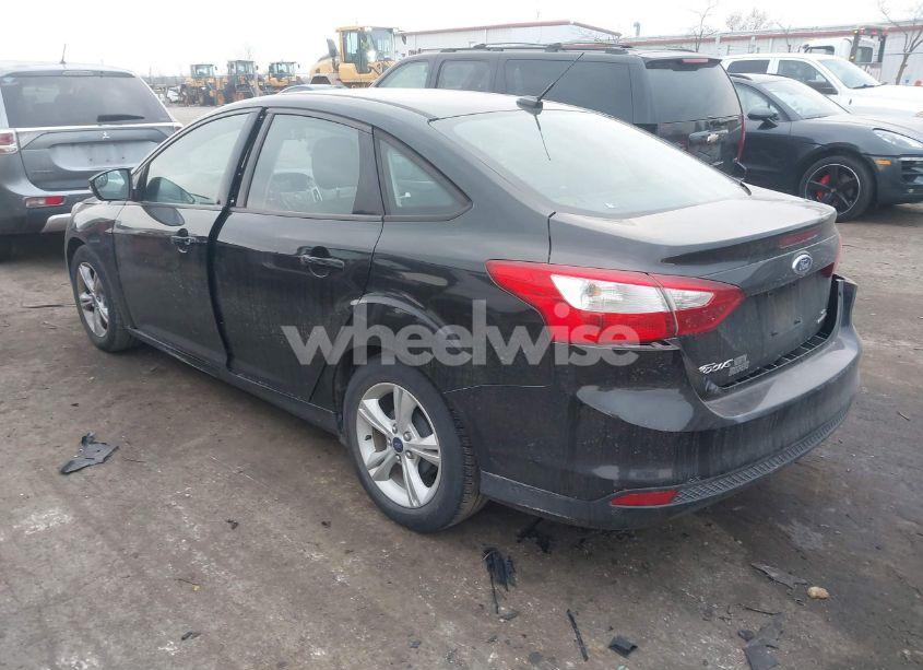 Photo 3 of 2014 Ford Focus SE (VIN 1FADP3F25EL429217)
