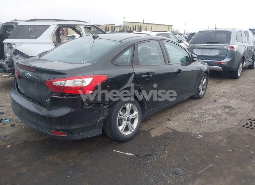 Photo 4 of 2014 Ford Focus SE (VIN 1FADP3F25EL429217)