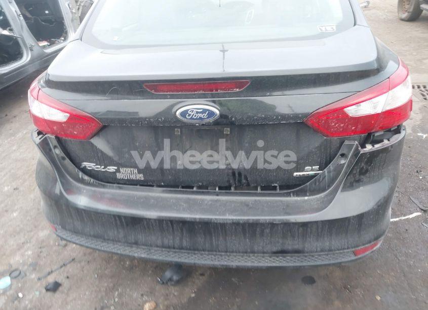 Photo 6 of 2014 Ford Focus SE (VIN 1FADP3F25EL429217)