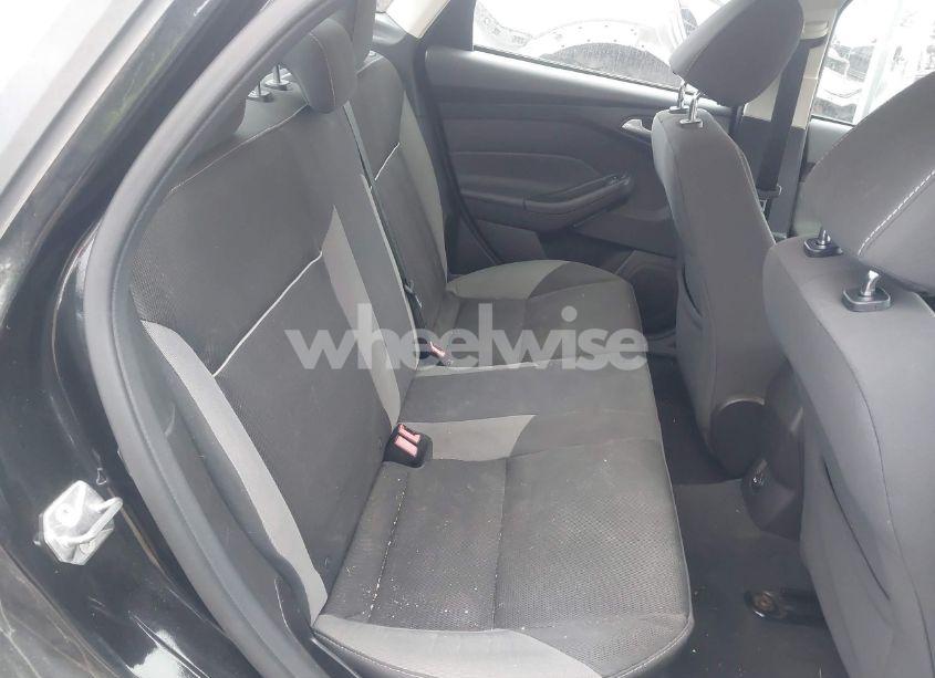 Photo 8 of 2014 Ford Focus SE (VIN 1FADP3F25EL429217)