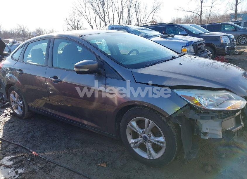 Photo 13 of 2014 Ford Focus SE (VIN 1FADP3F25EL435129)