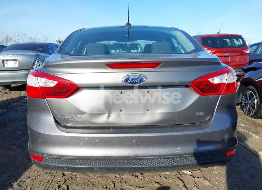 Photo 16 of 2014 Ford Focus SE (VIN 1FADP3F25EL435129)