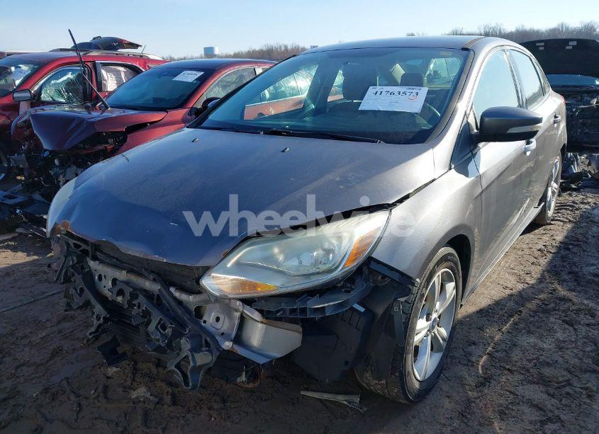 Photo 2 of 2014 Ford Focus SE (VIN 1FADP3F25EL435129)