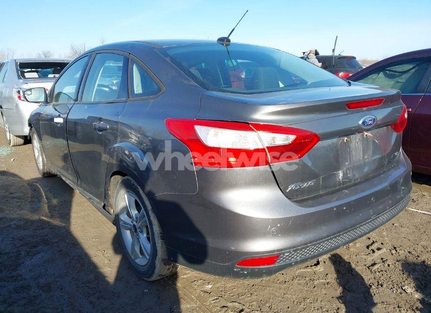 Photo 3 of 2014 Ford Focus SE (VIN 1FADP3F25EL435129)