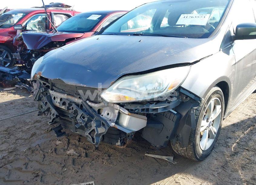 Photo 6 of 2014 Ford Focus SE (VIN 1FADP3F25EL435129)