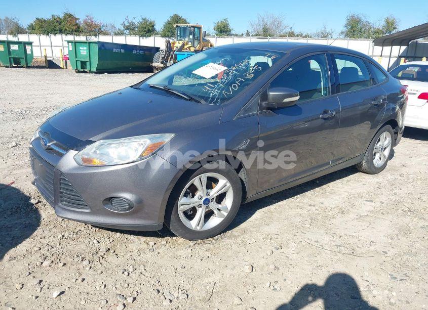 Photo 2 of 2014 Ford Focus SE (VIN 1FADP3F25EL435485)