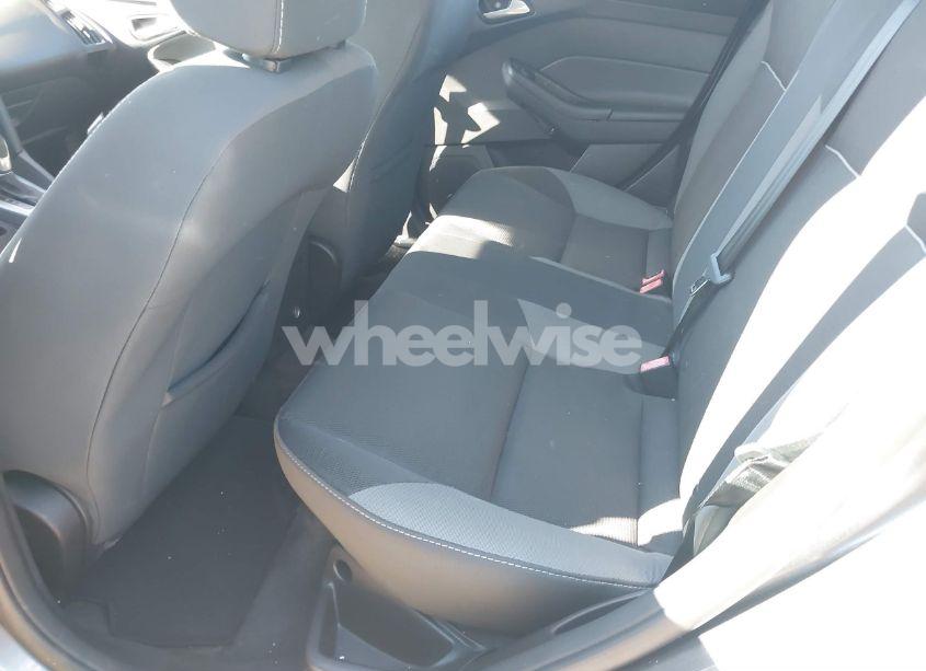 Photo 8 of 2014 Ford Focus SE (VIN 1FADP3F25EL435485)