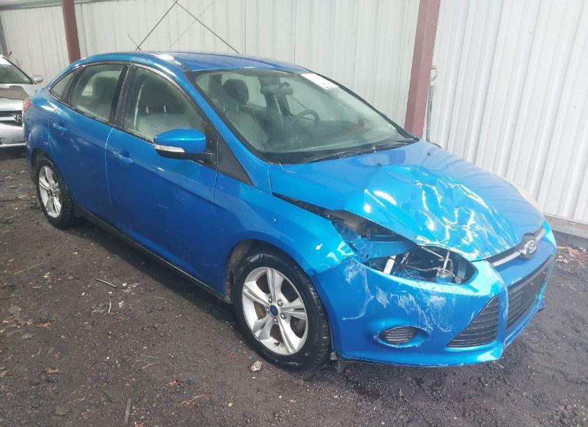 2014 Ford Focus SE (VIN 1FADP3F25EL437334) main photo