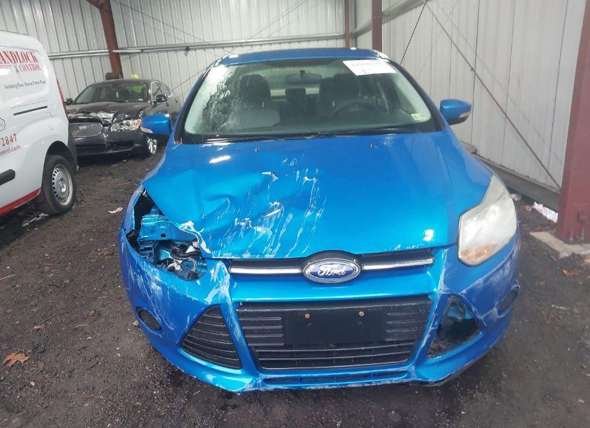 Photo 12 of 2014 Ford Focus SE (VIN 1FADP3F25EL437334)